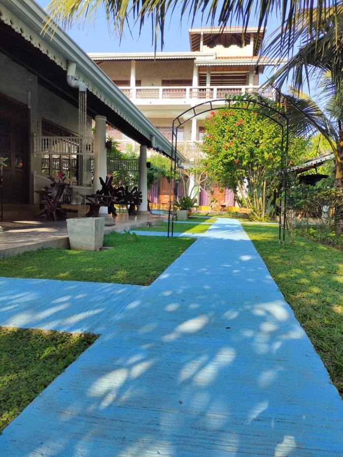 Thambili Cabanas Hikkaduwa Exterior foto