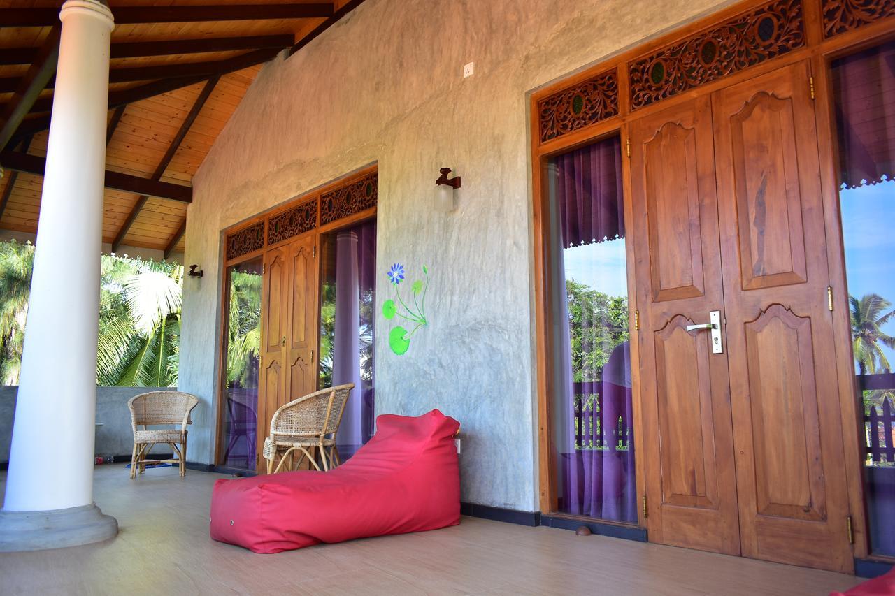 Thambili Cabanas Hikkaduwa Exterior foto